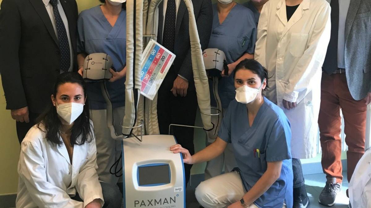 Consegnato il casco salva-capelli anche al Pierantoni-Morgagni di Forlì