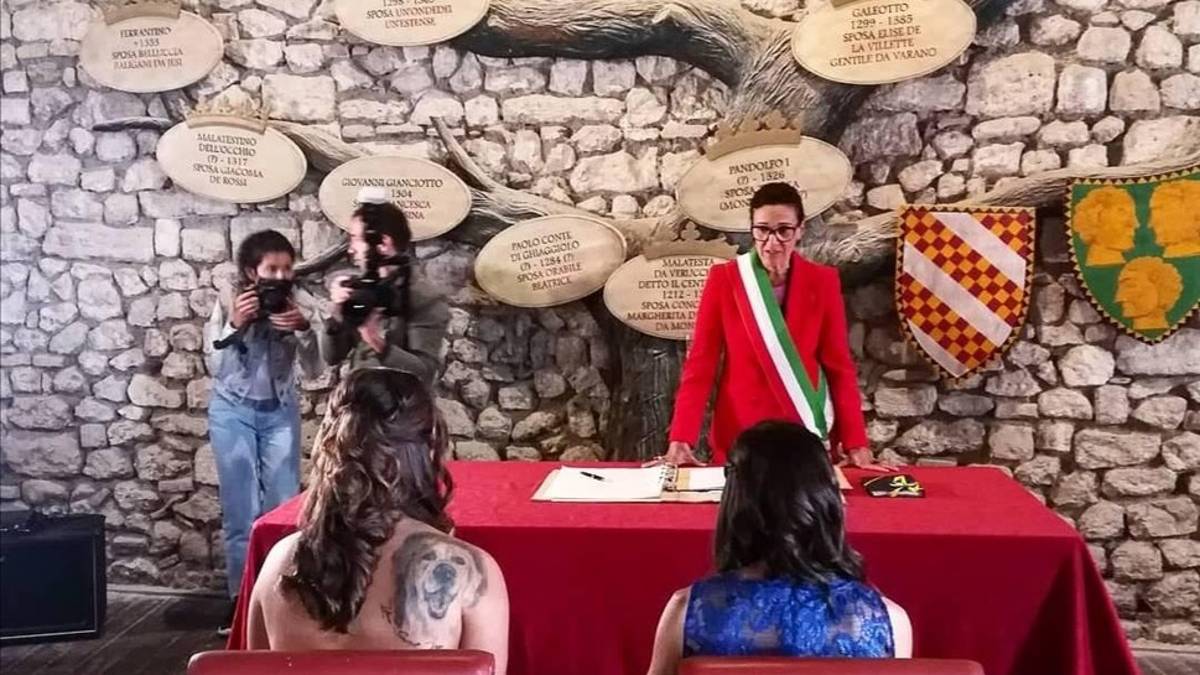 A Verucchio la prima unione civile: il sì di Roberta e Chiara