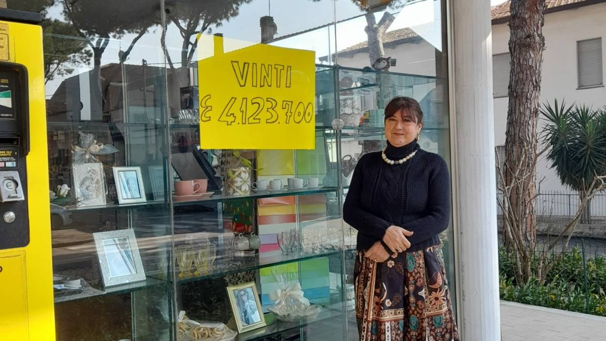 Cattolica, Superenalotto gioca 5 euro e vince 4 milioni. I titolari: Non abbiamo idea di chi sia