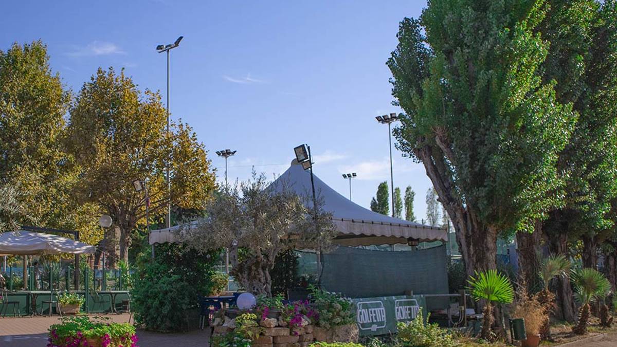 Tennis, Zanuccoli, Ercolani e Vannucci ai quarti a Viserba