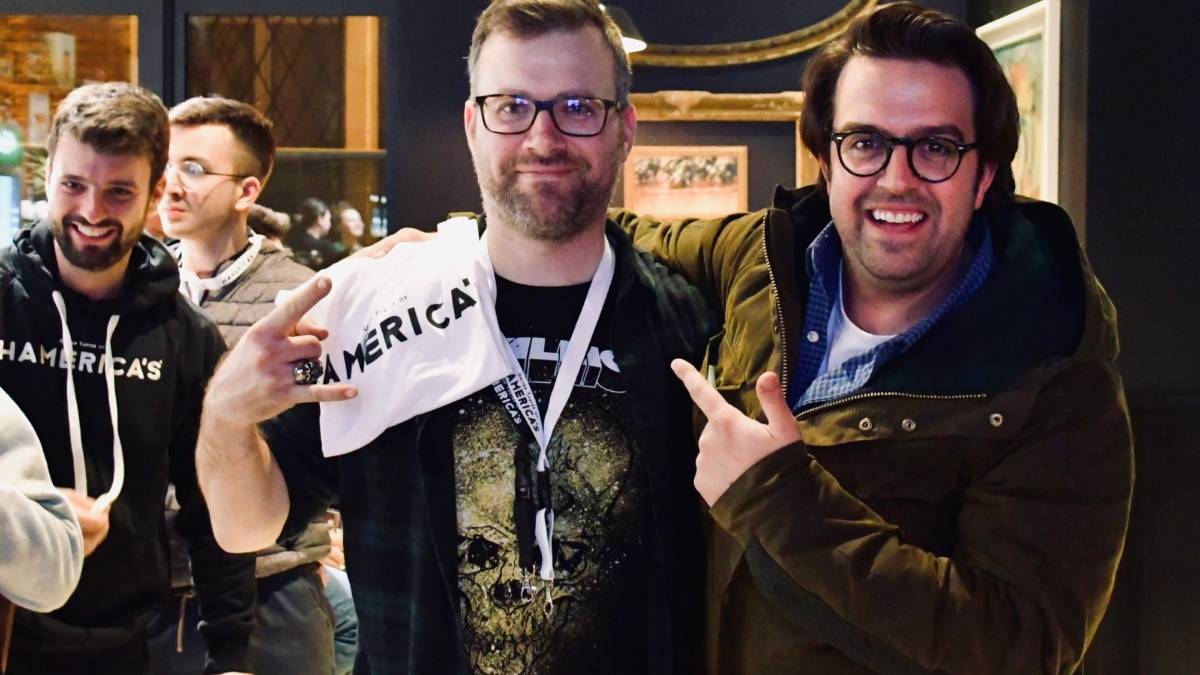 Rimini. Divora 18 costine in tre minuti e vince il food challenge Hamerica's