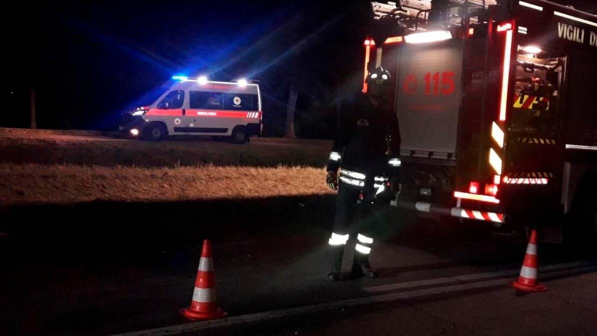 Gatteo, auto finisce nel letto del torrente: ferito bambino