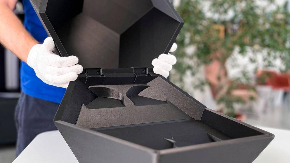 Per Leo Messi un regalo da Adidas in una scatola in 3D della Wasp di Massa Lombarda VIDEO