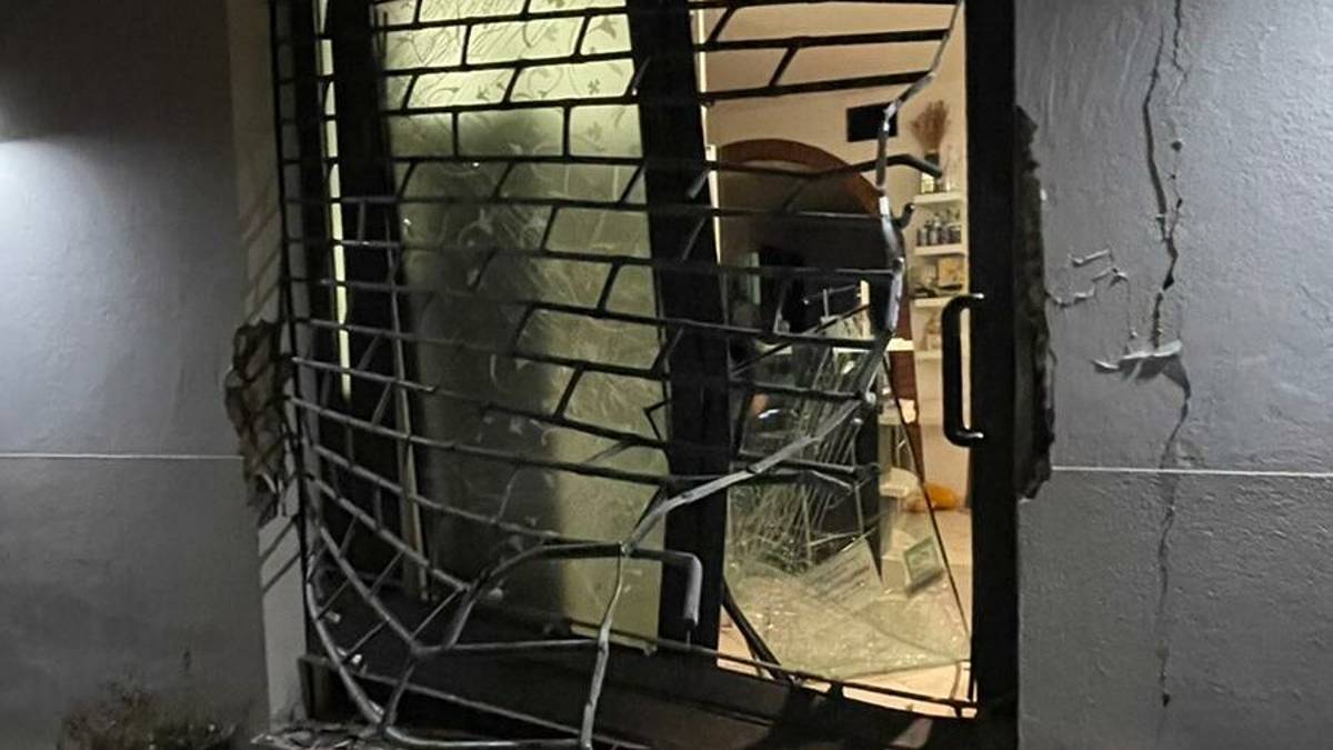 Cesena: spaccata notturna e danni al Bar Bletta di Pioppa