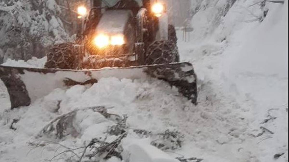 Santa Sofia. Neve: chiuso tratto della Sp4 del Bidente da Campigna al Passo della Calla