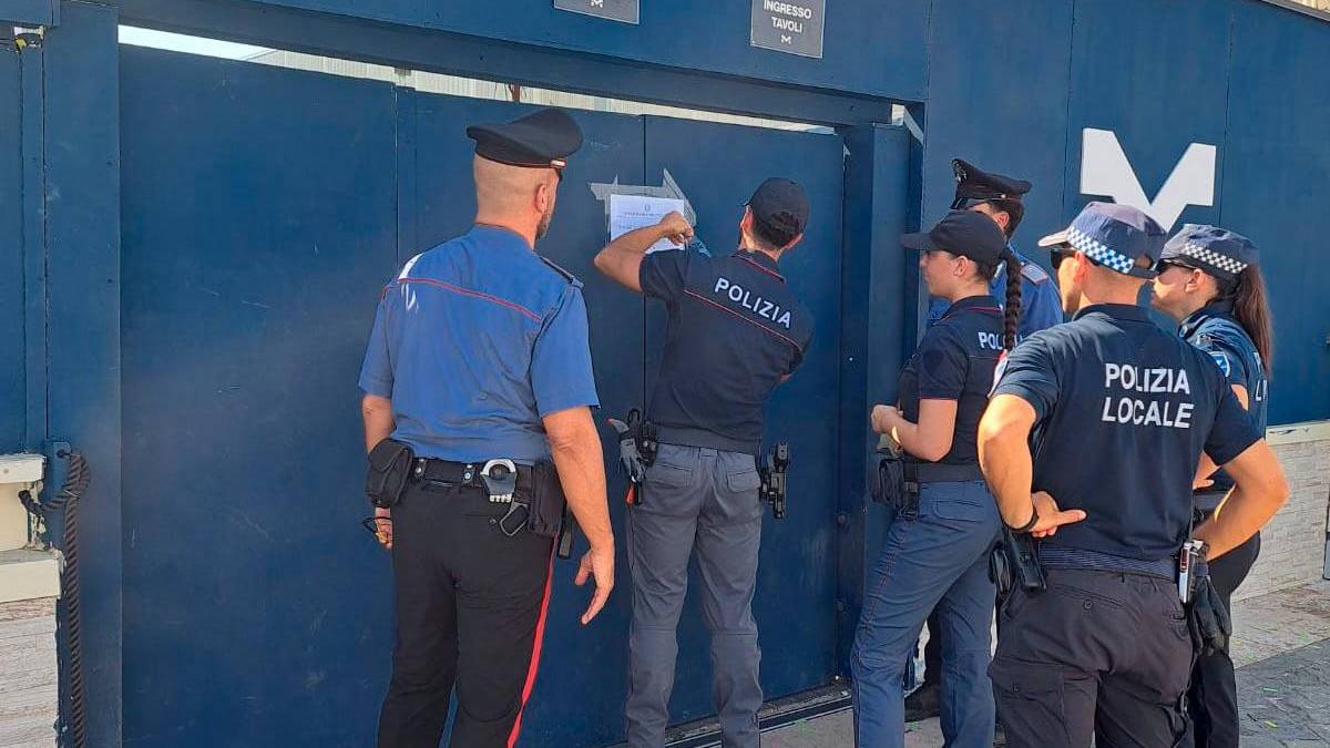 Cesenatico, chiuso per 20 giorni il Molo 95 dopo l’aggressione a un poliziotto