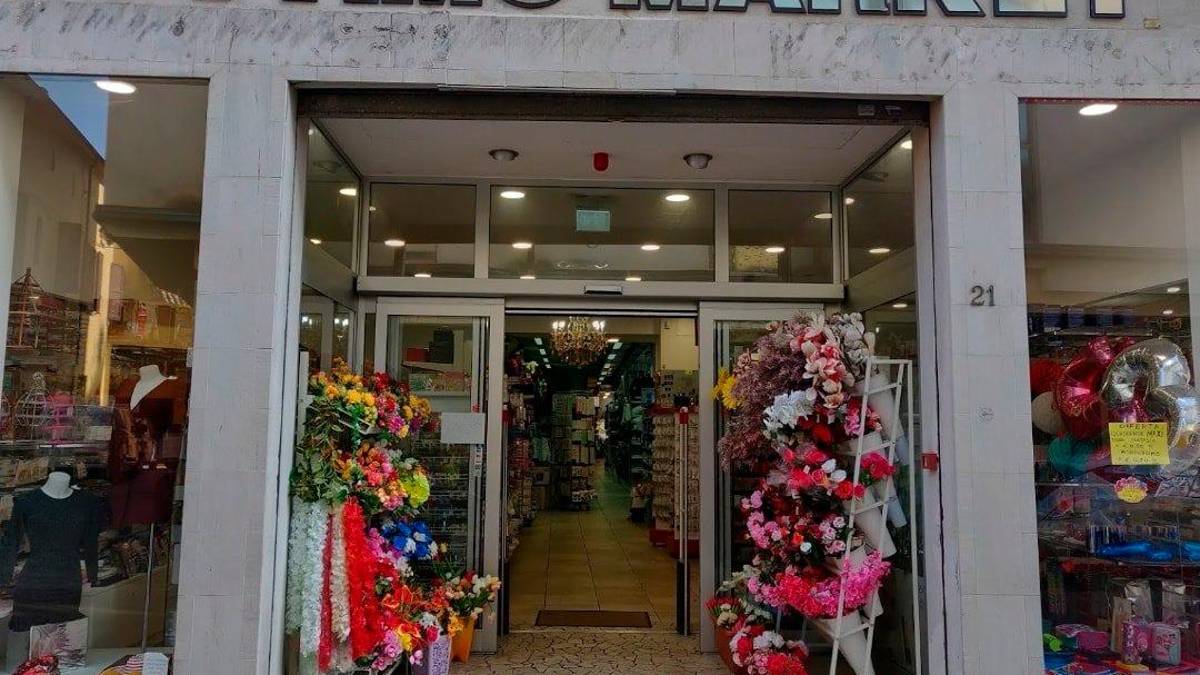 L’ingresso del negozio Ottimo market