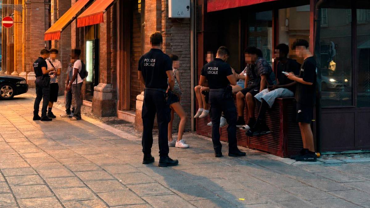 Cesena, tornano le tensioni alla Barriera dopo l’ordinanza anti-alcol: sfiorata rissa tra adolescenti