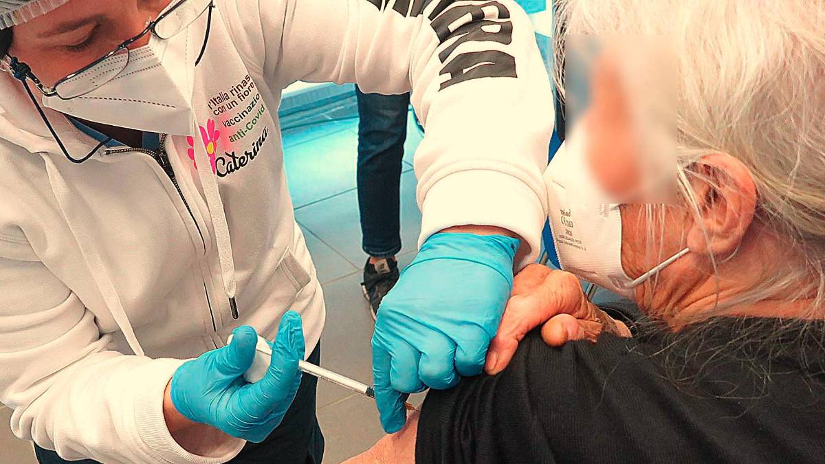 Fuoco di Sant’Antonio, invito al vaccino per gli over 65