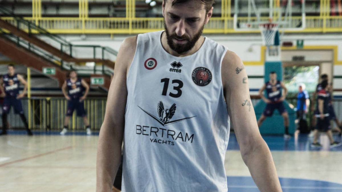 Basket A2, le mani di Forlì su Klaudio Ndoja