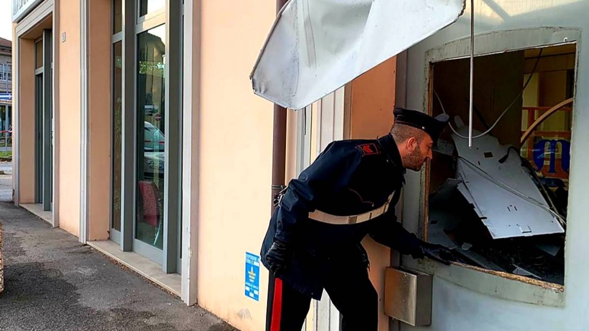 Assalto al bancomat nella notte a Villa Verucchio