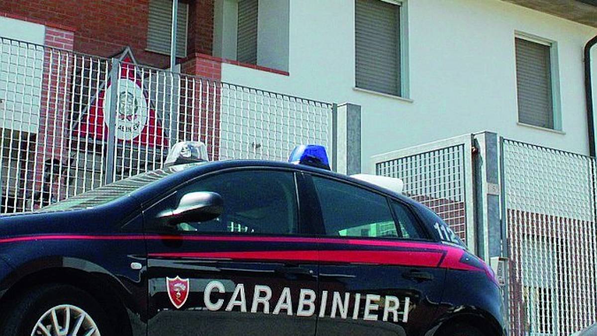 Accoltella la moglie alla festa compleanno a Massa Lombarda, allontanato