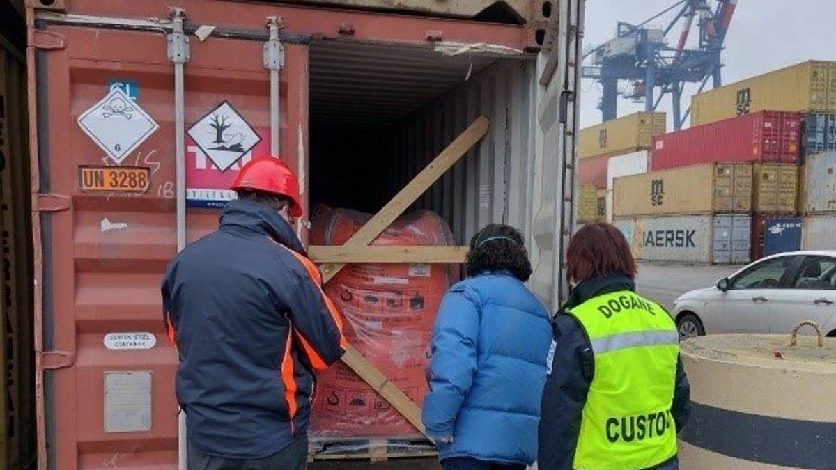 Ravenna, sequestrate 150 tonnellate di prodotti chimici