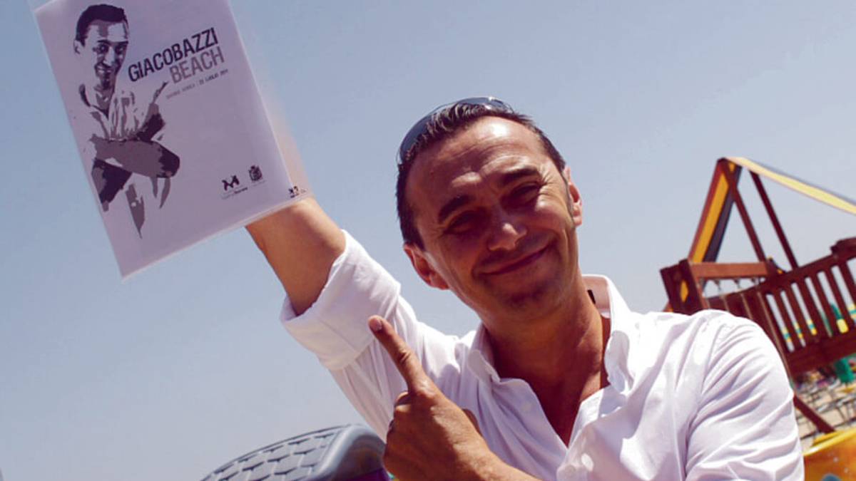 Giuseppe Giacobazzi: I miei e i vostri 30 anni, sempre insieme al mare