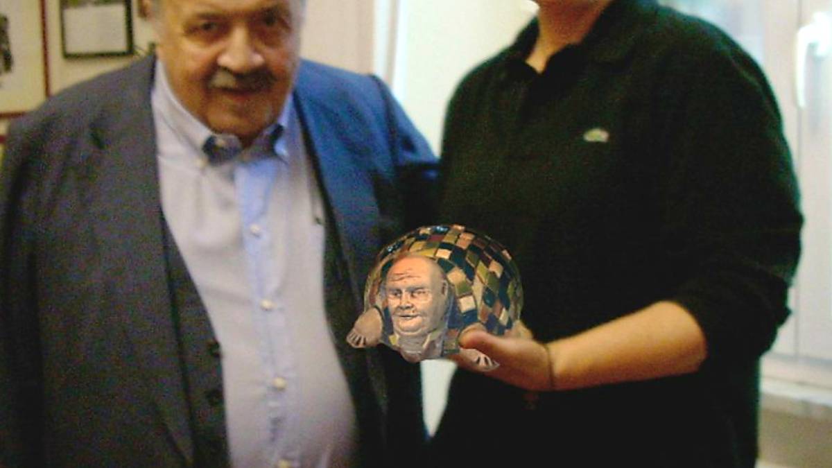 Faenza, le tartarughe in ceramica realizzate per Maurizio Costanzo