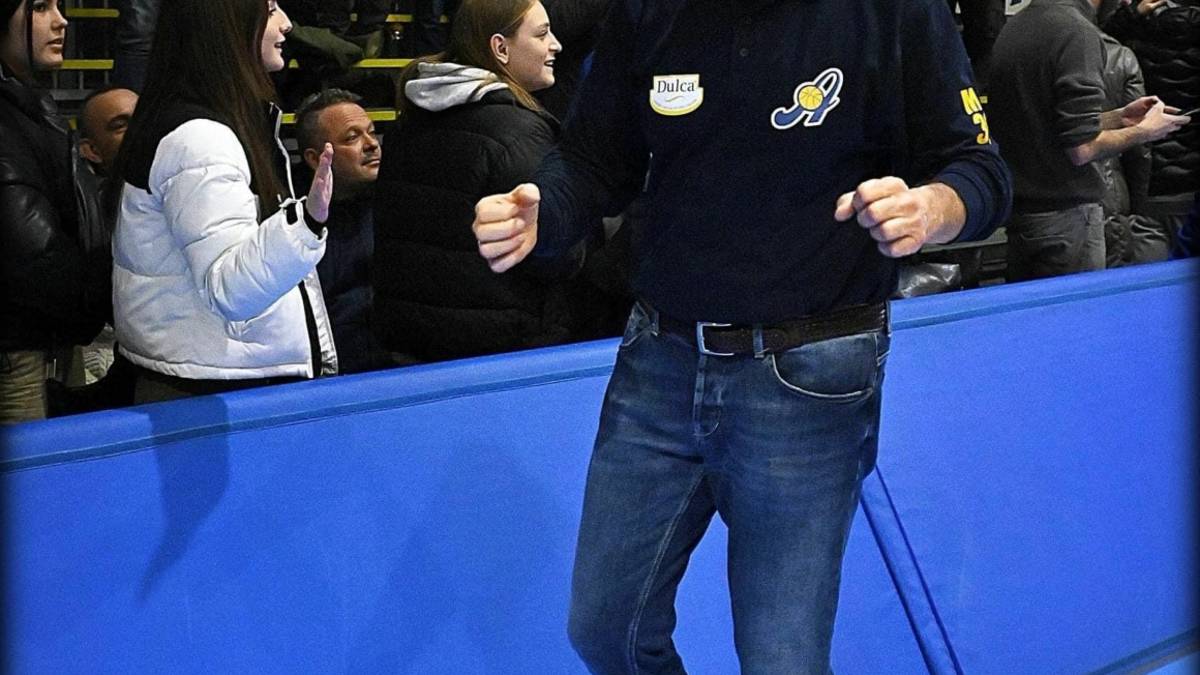 Basket, gli Angels salutano coach Bernardi: Grazie di tutto