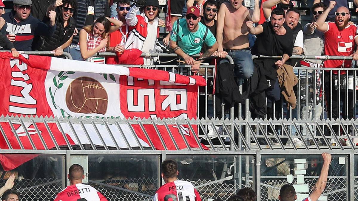 Calcio serie D, la prevendita per il derby Ravenna-Rimini
