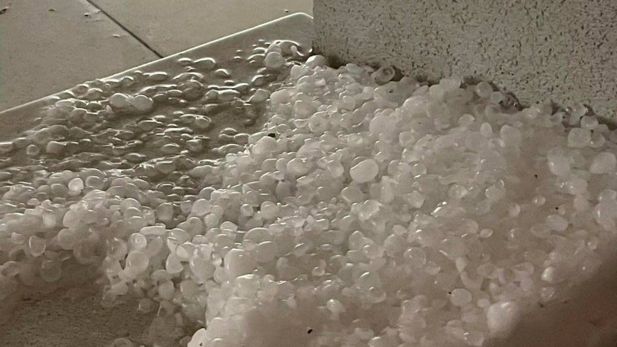 Riccione, danni per una violenta grandinata nella notte VIDEO