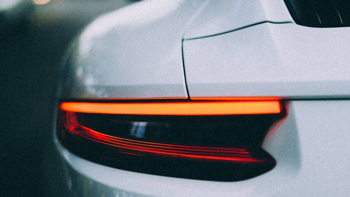 Cervia, gli rubano la Porsche da 50mila euro, ma i Carabinieri bloccano il ladro
