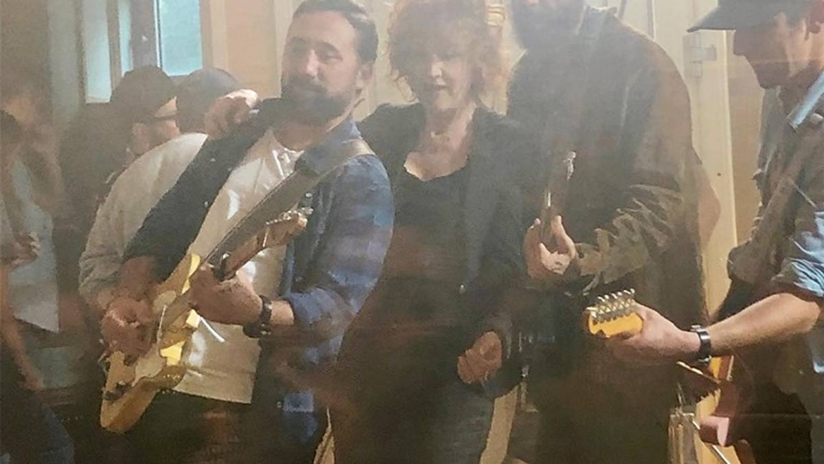 Paradiso, video da solista girato a Riccione con Fiorello e Jovanotti