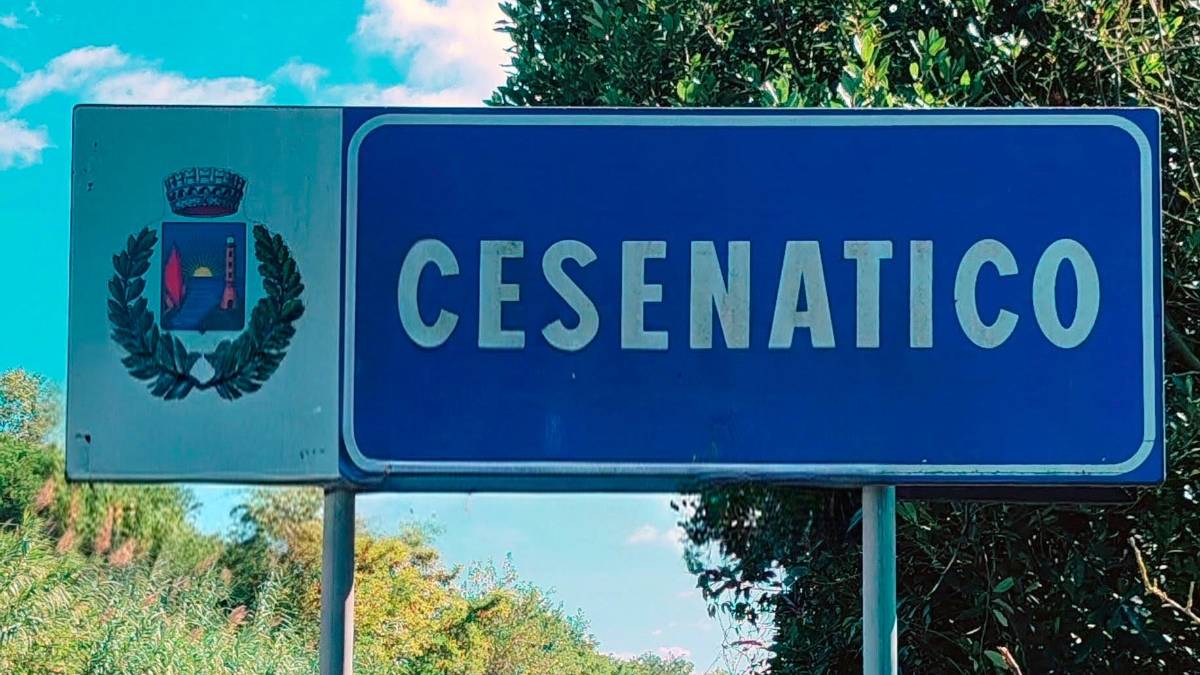 Sbagliato il colore dei cartelli agli ingressi di Cesenatico: il blu è riservato alle Province