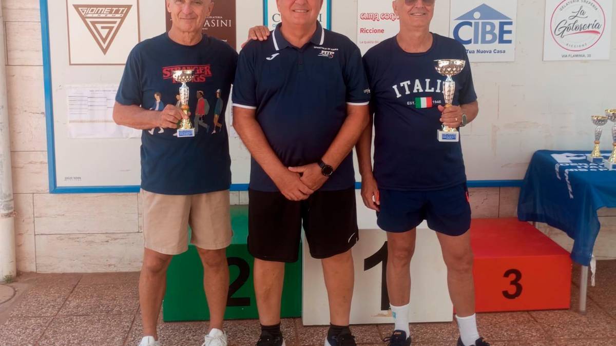 Tennis, i Veterani al Tc Riccione: Travaglini vince l’Over 45, Baroni Redeghieri l’Over 55 e Feriozzi l’Over 65 / GALLERY