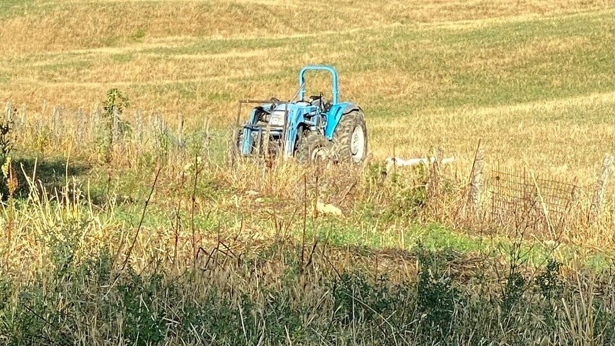 Sarsina, si ribalta col trattore e muore 38enne