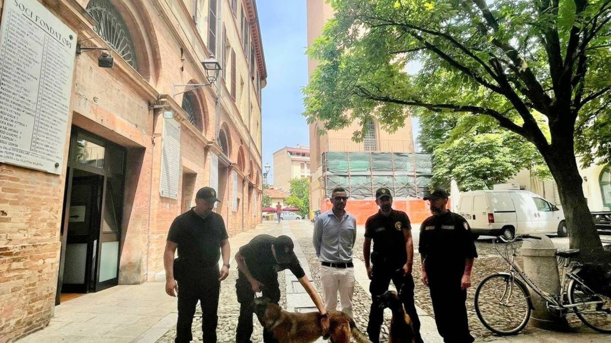 Forlì. Prevenzione droga nei parchi e davanti alle scuole con Dark e Daila