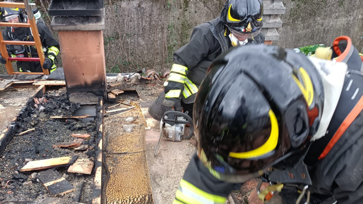 Meldola, incendio in un'abitazione
