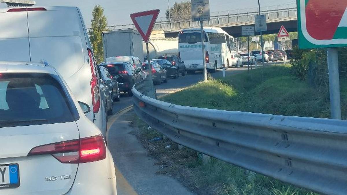 Ecomondo e terremoto mandano in tilt il traffico riminese