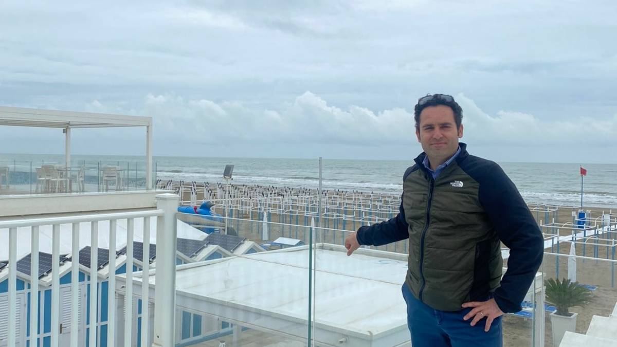 Riccione, strutture ricettive in disuso per gli stagionali: Posto letto da 10 a 15 euro
