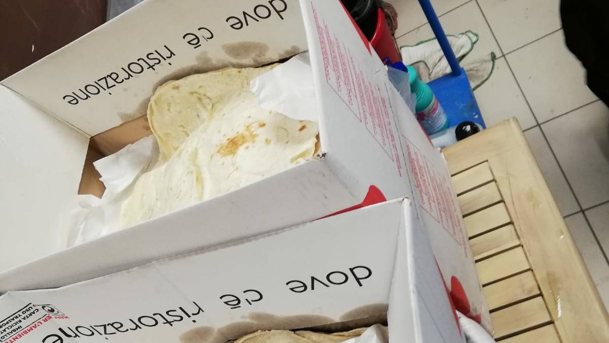 Rimini, piadina trovata tra i detersivi. Multato locale a Rivazzurra