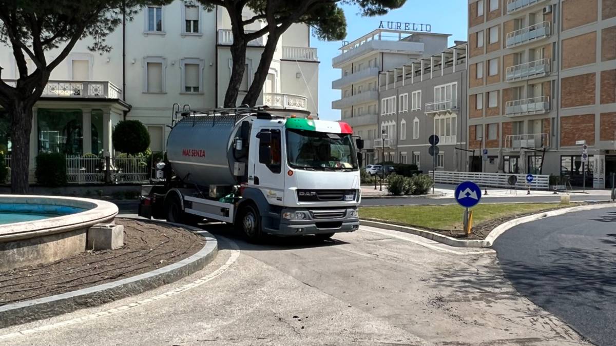 Cesenatico, il piano asfalti parte da via Anita Garibaldi - Gallery