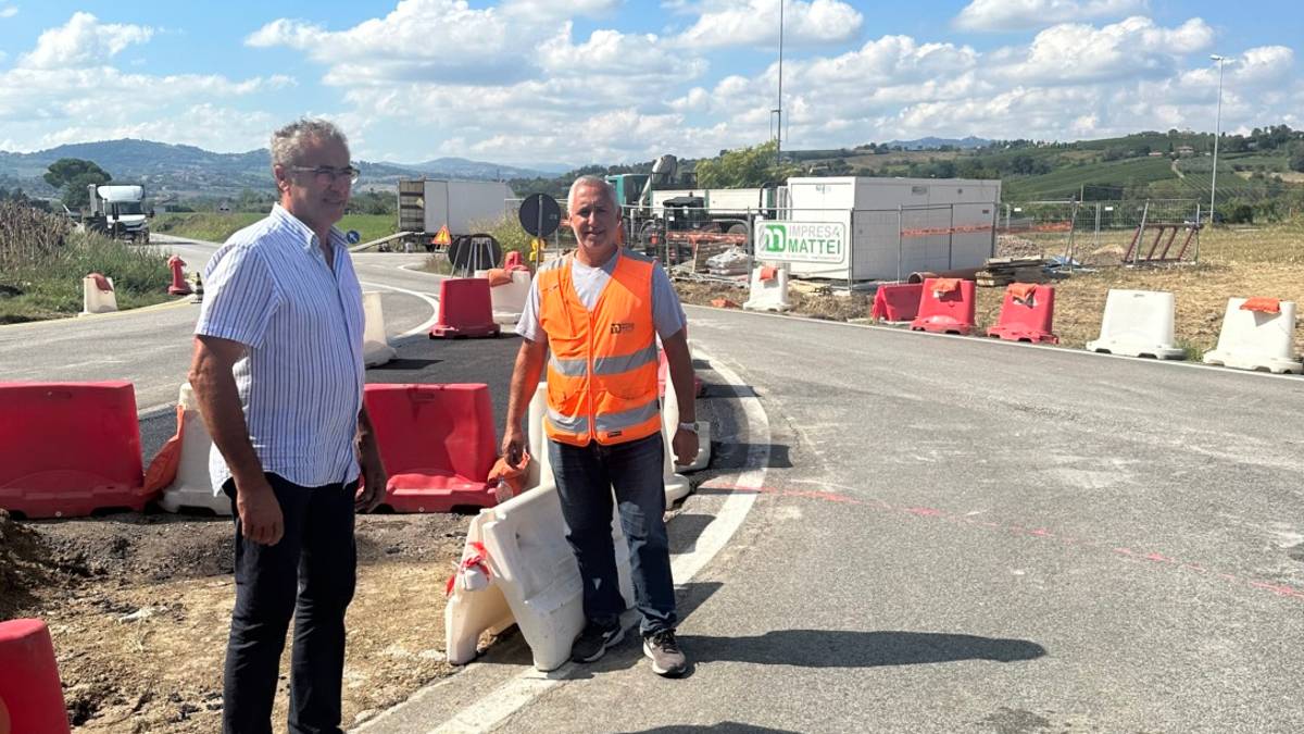 Coriano. Nuova rotonda tra via Montescudo e via Parco del Marano