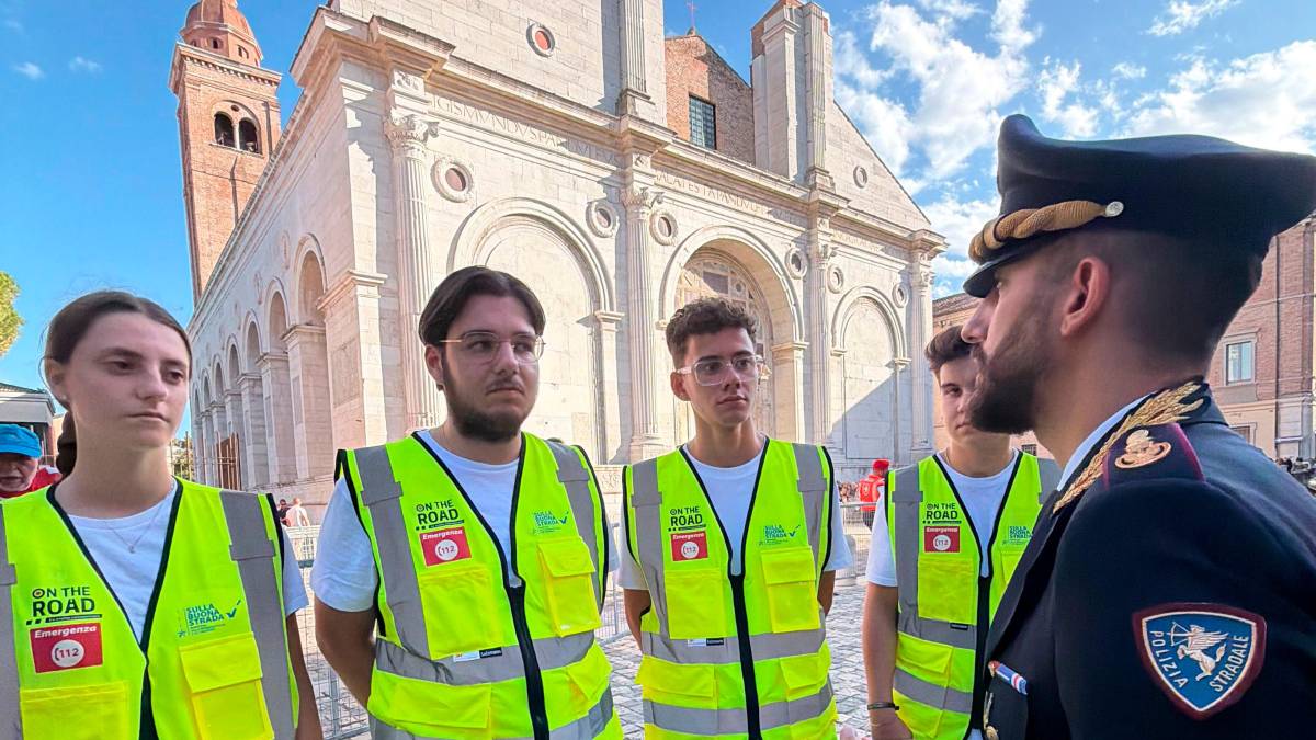Rimini, i giovani di “On The Road” nella scorta del Papa: un’esperienza unica con la Polizia Stradale