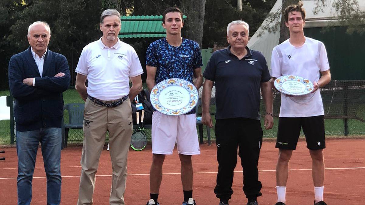 Tennis, Noah Perfetti centra una doppietta vincente