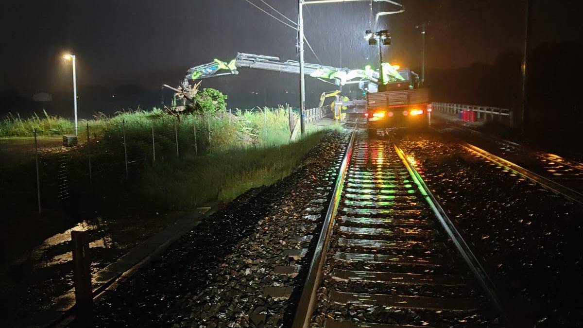 Cesena, al via domani la pulizia del ponte della ferrovia ostruito da detriti