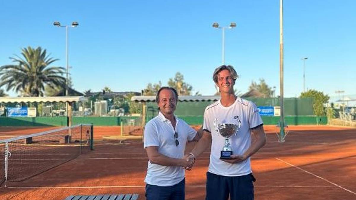 Tennis, Vianello vince l'Open del Ct Rimini