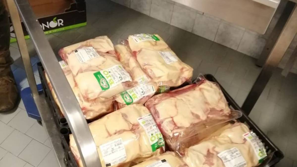 Rimini, 1.800 razioni delle mense scolastiche donate alla Caritas