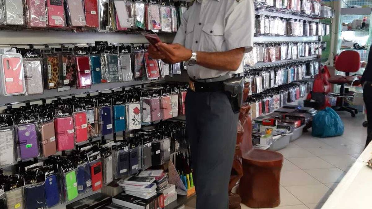 Abusivismo: la Finanza sequestra 73mila articoli a Cattolica