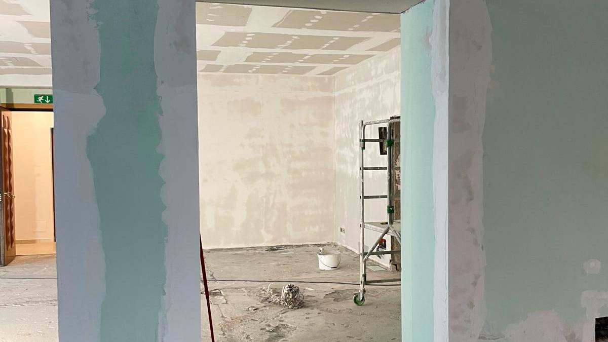 Lo spazio che potrebbe essere ceduto ed essere adibito a moschea islamica e l’ingresso del Grattacielo