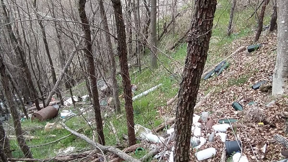 Faenza, discarica abusiva nei calanchi: Comuni pronti a ripulire
