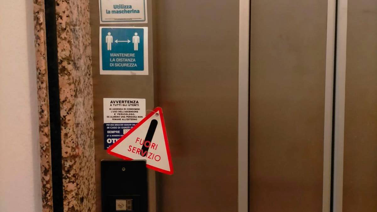 Cesena: anziane disabili “ostaggio” di un ascensore rotto da più di sei mesi