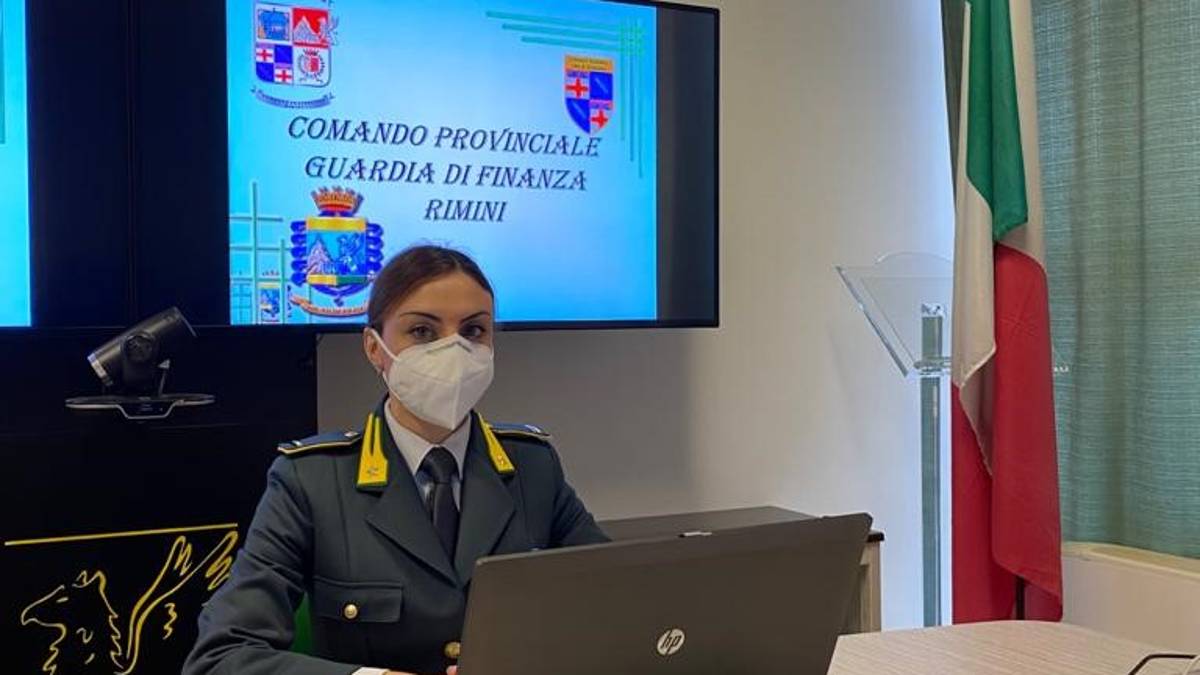 Morciano, la Finanza in cattedra all'Isiss Gobetti - De Gasperi
