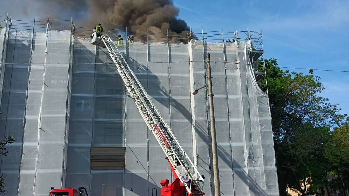 Forlì, incendio in un palazzo Acer, evacuati gli inquilini VIDEO GALLERY