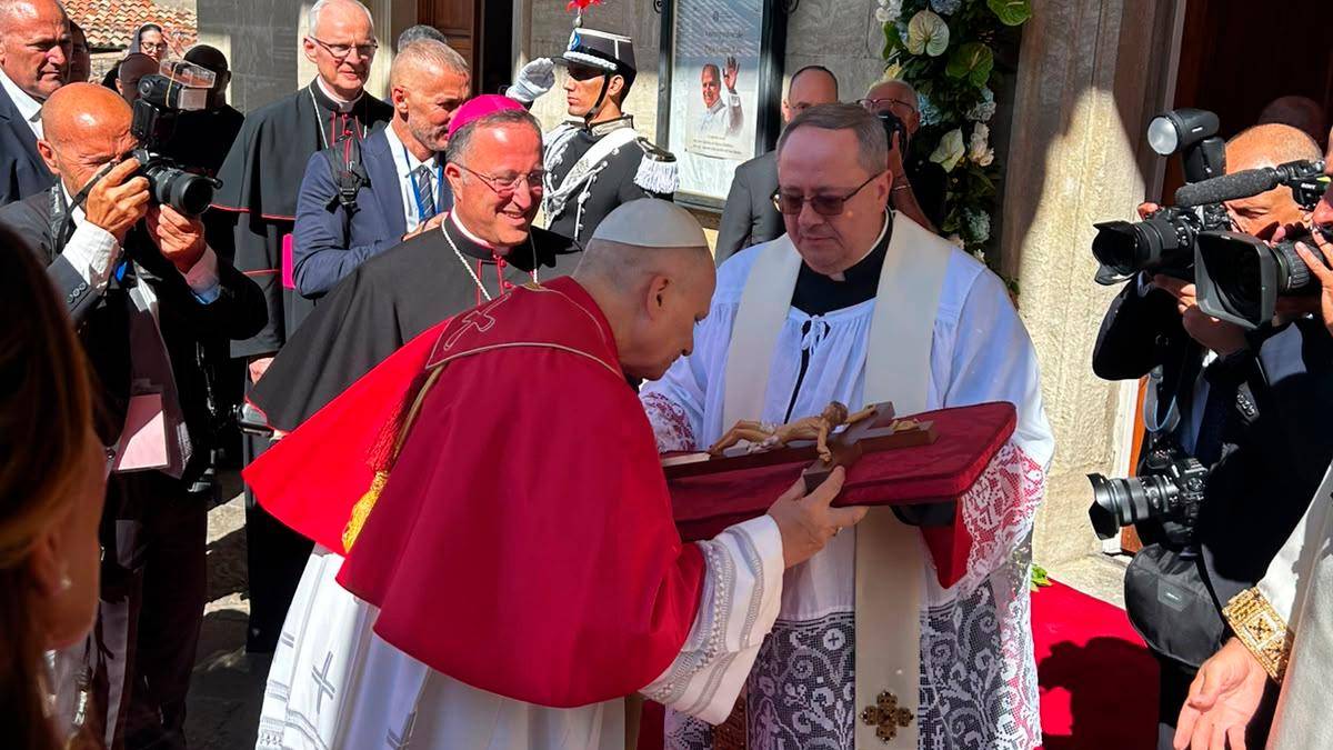 Papa Leone XIV a San Marino: “La parola che mi sta più a cuore è comunità” VIDEO