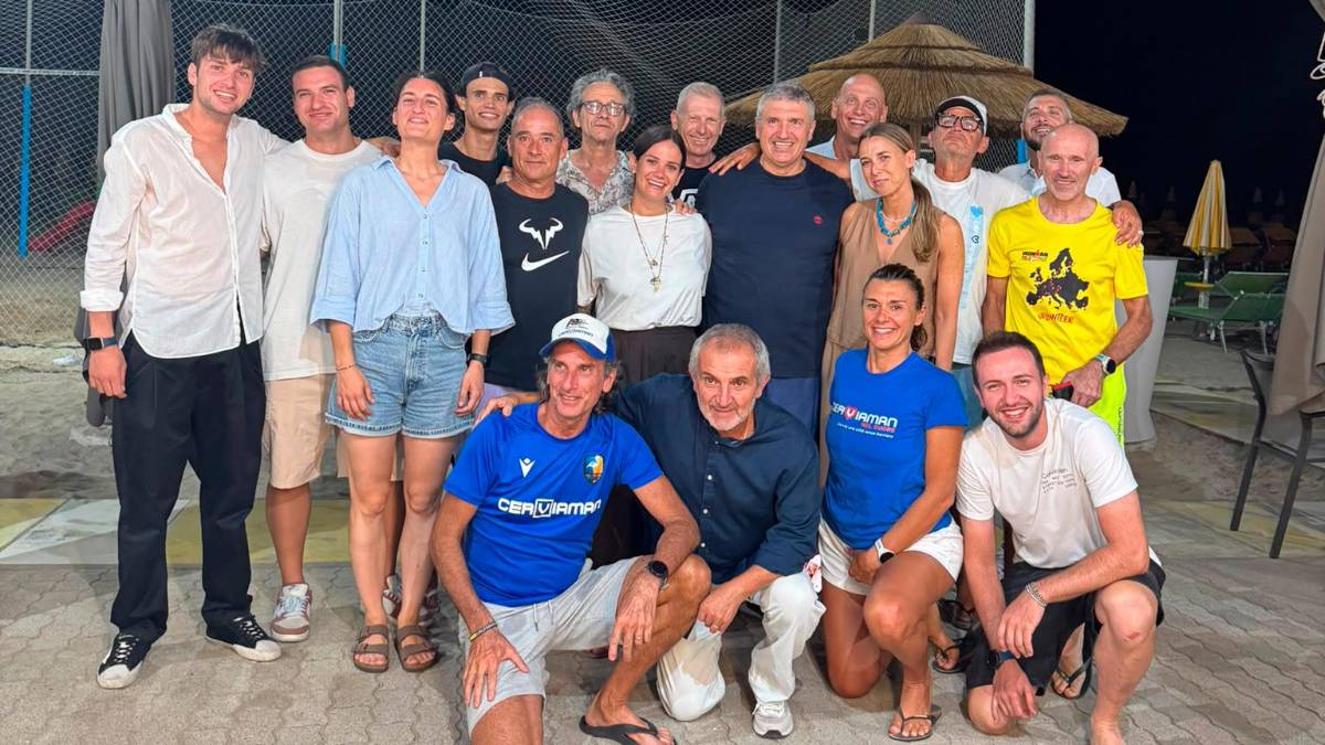 Il gruppo del progetto Cerviaman che ha organizzato la partita