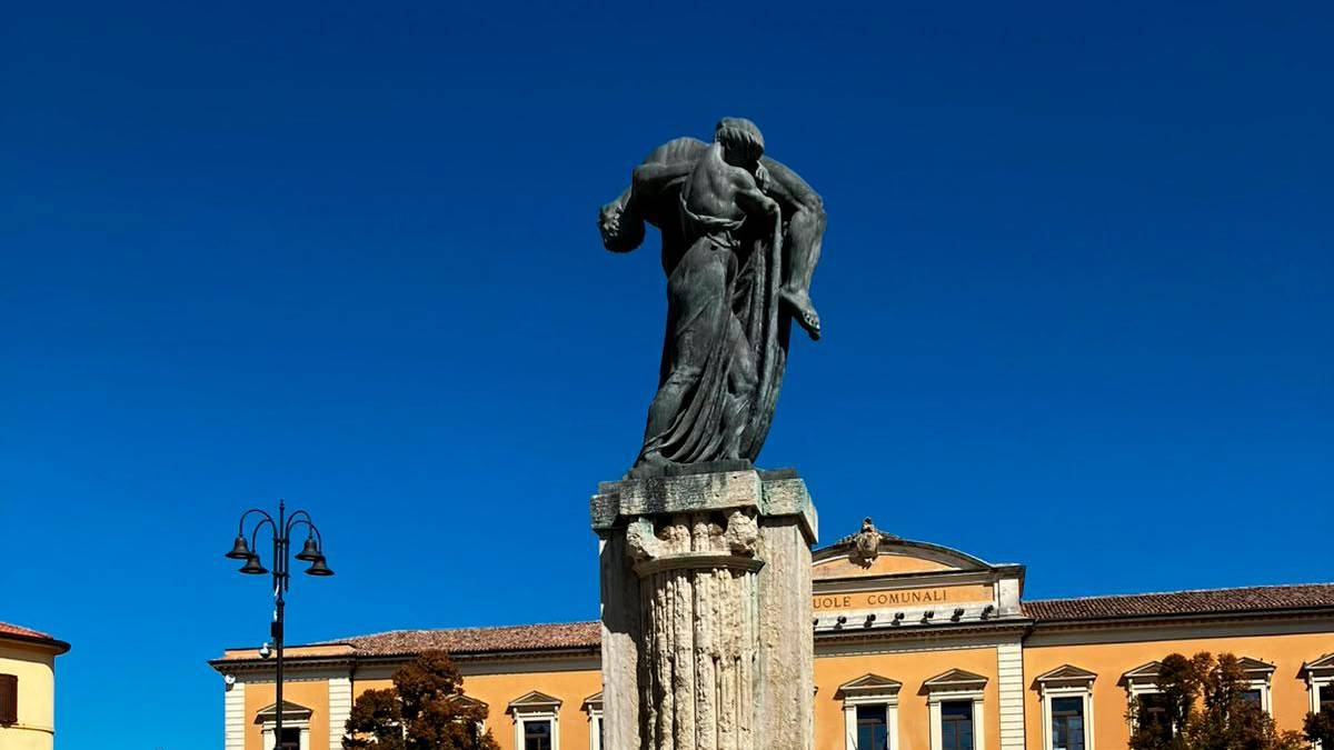 Santarcangelo, il restauro del monumento ai Caduti in piazza Ganganelli
