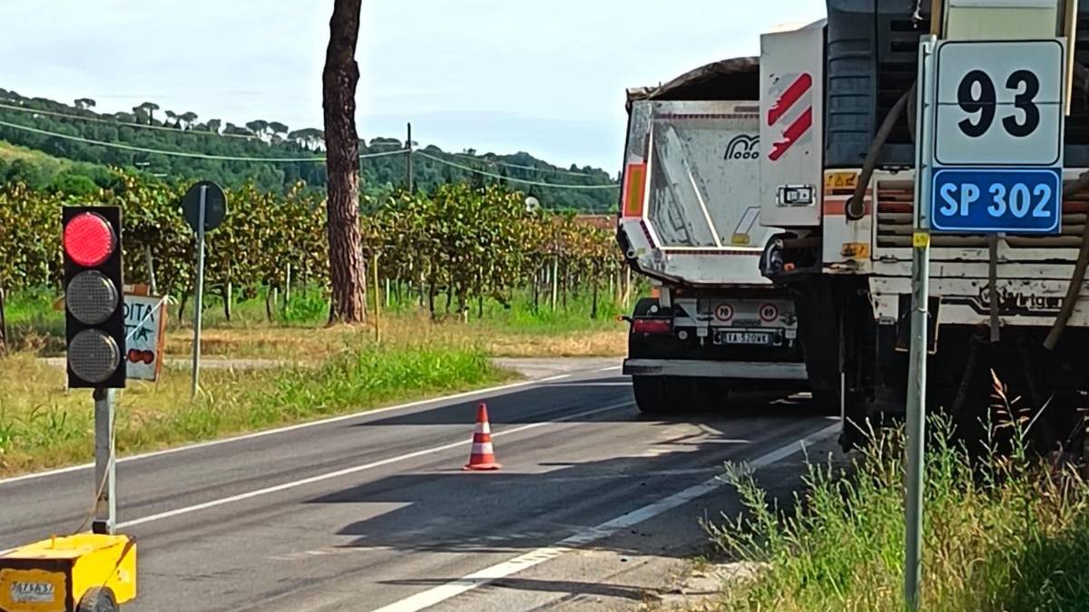 Lamentele e disagi per i troppi cantieri sulla Brisighellese, lunghe code di veicoli