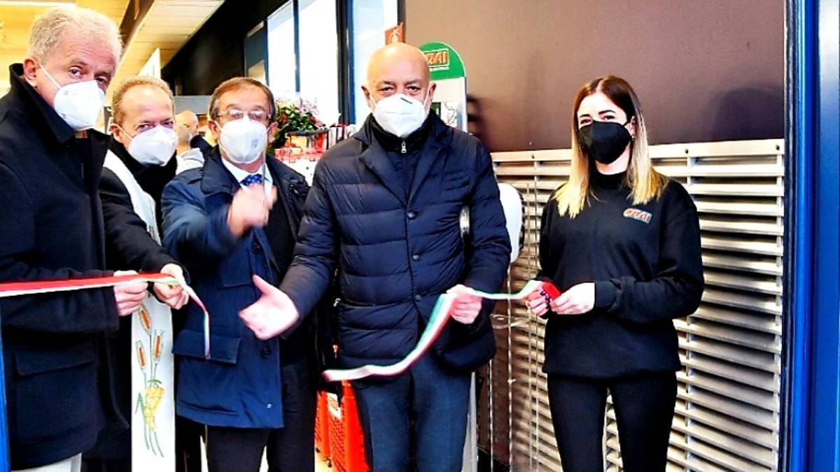 Lugo, riapre storico supermercato